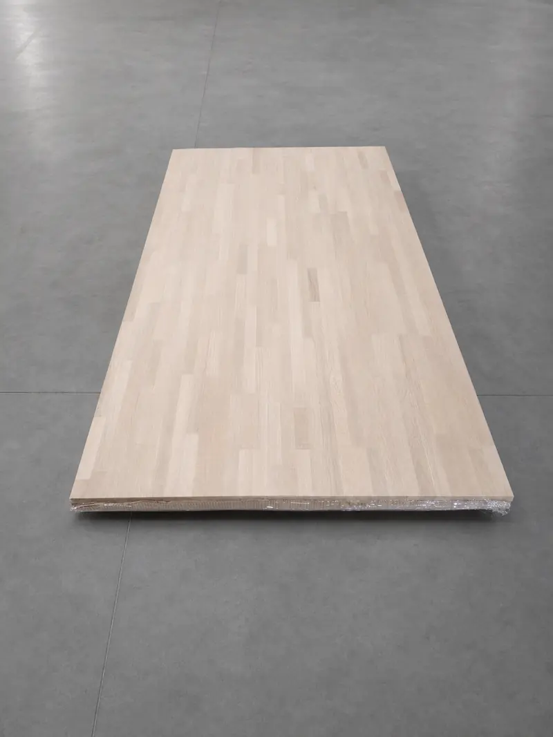 Detailed view of a finished oak panel surface and natural grain
